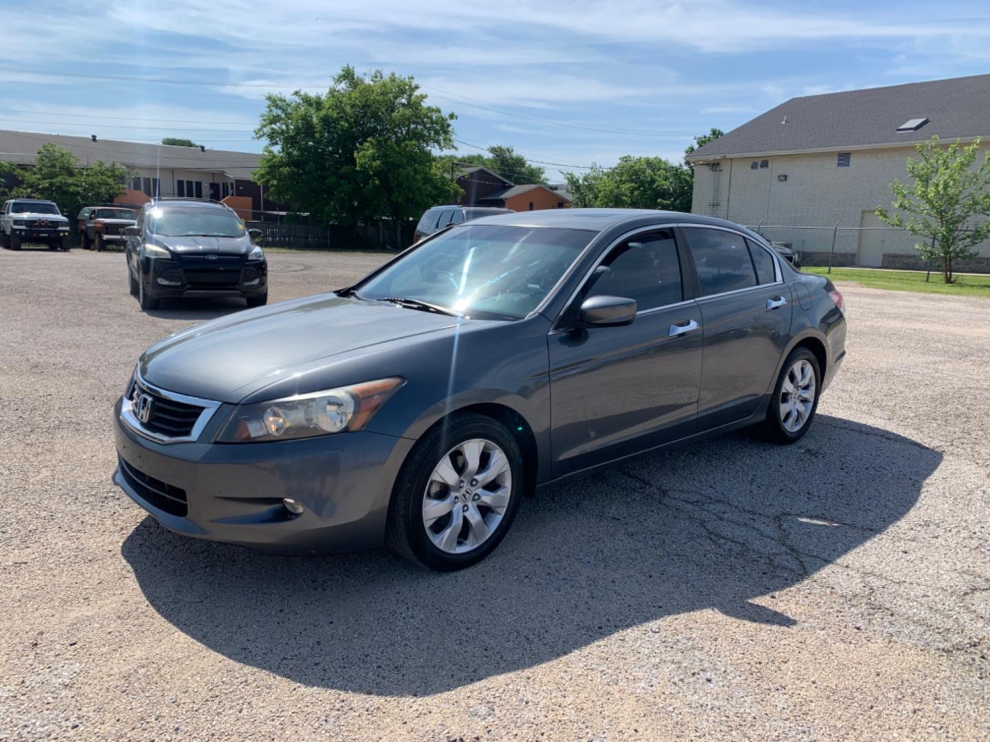 2009 Gray /gray Honda Accord EX 2WD AT (1HGCP36859A) with an 6 Cylinders 3.5L FI SOHC 212 CID engine, AUTOMATIC transmission, located at 1830 North Belt Line Road, Irving, TX, 75061, (469) 524-0199, 32.834373, -96.993584 - Photo#4